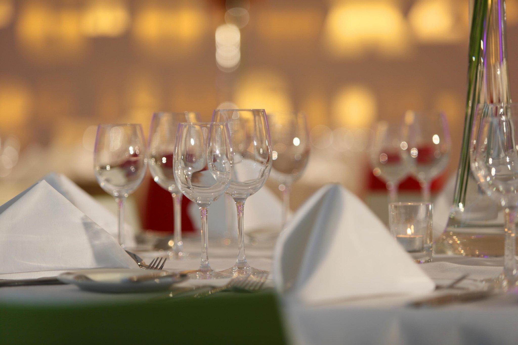 Готель The Morrison Dublin, Curio Collection By Hilton Ресторан фото Wine glasses