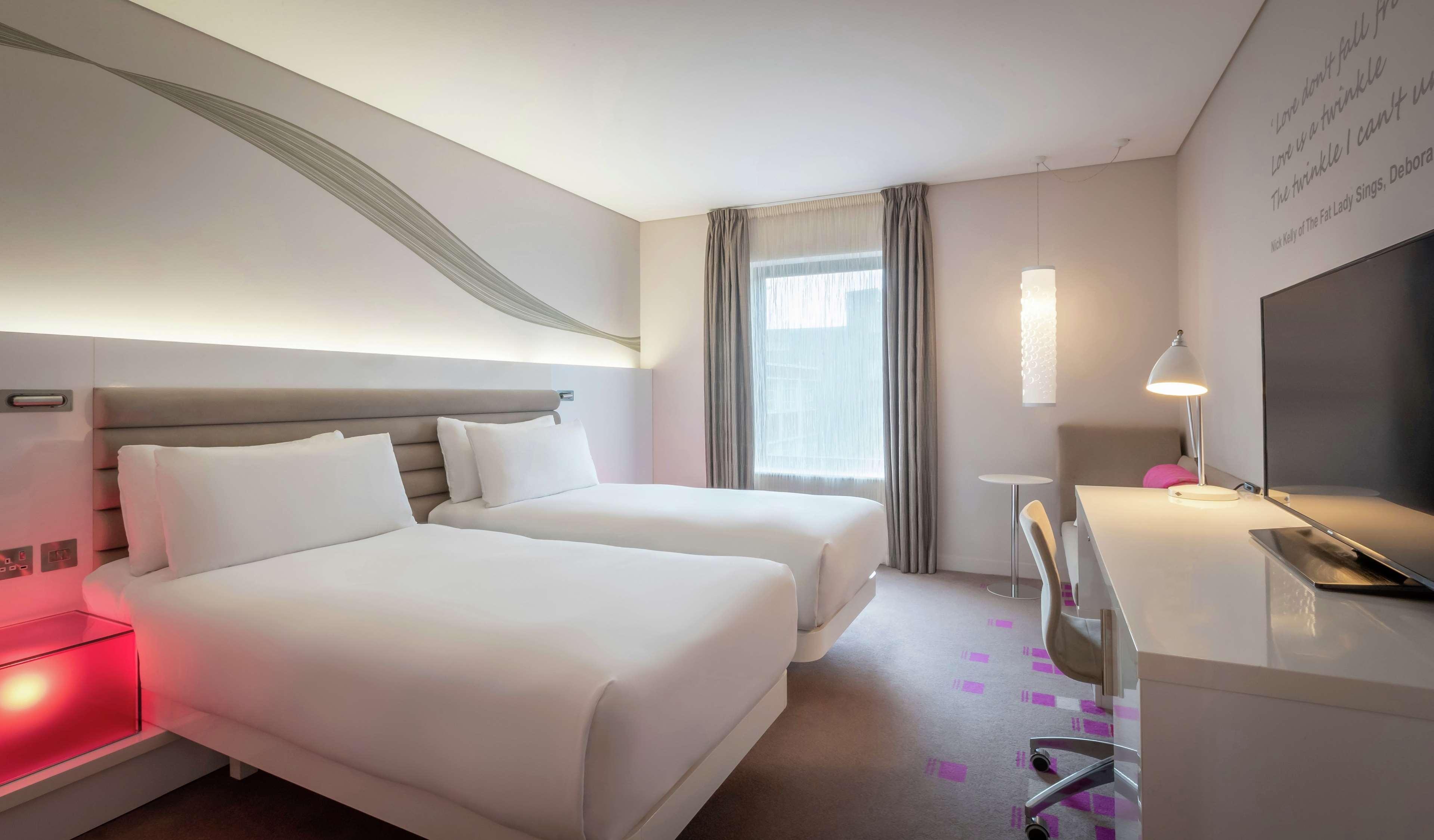 Готель The Morrison Dublin, Curio Collection By Hilton Екстер'єр фото A room at the hotel