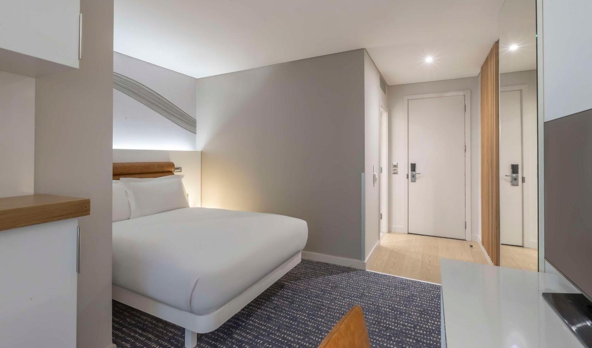 Готель The Morrison Dublin, Curio Collection By Hilton Екстер'єр фото A bedroom at the hotel