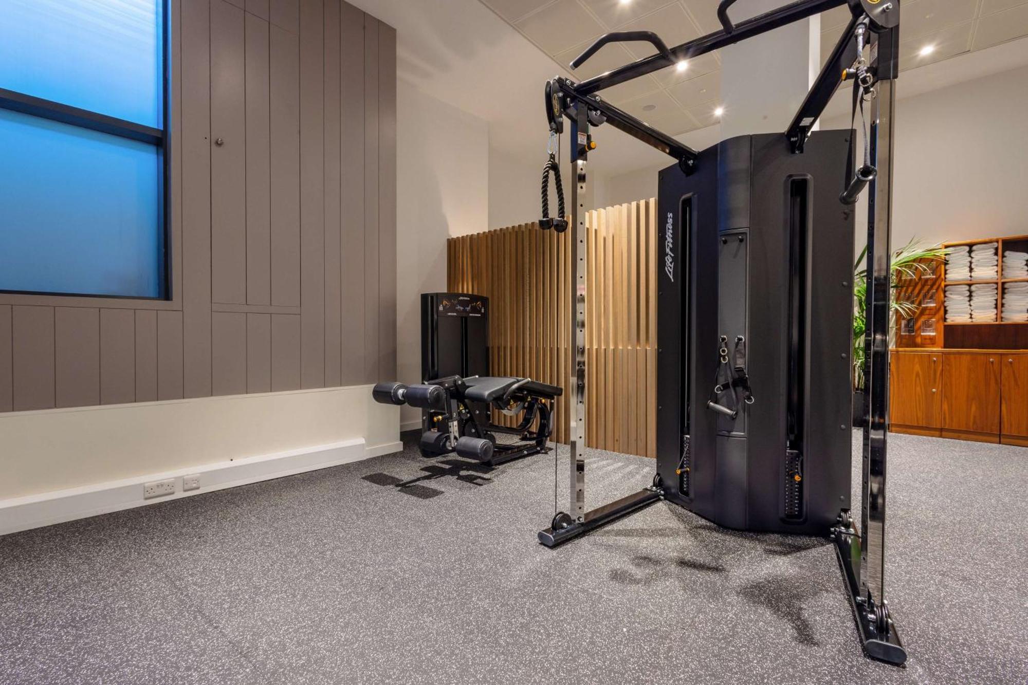 Готель The Morrison Dublin, Curio Collection By Hilton Екстер'єр фото A functional trainer